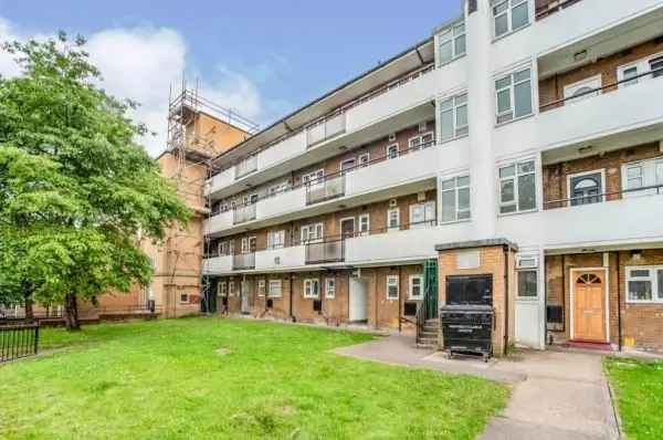 Flat For Rent in Guildford, England