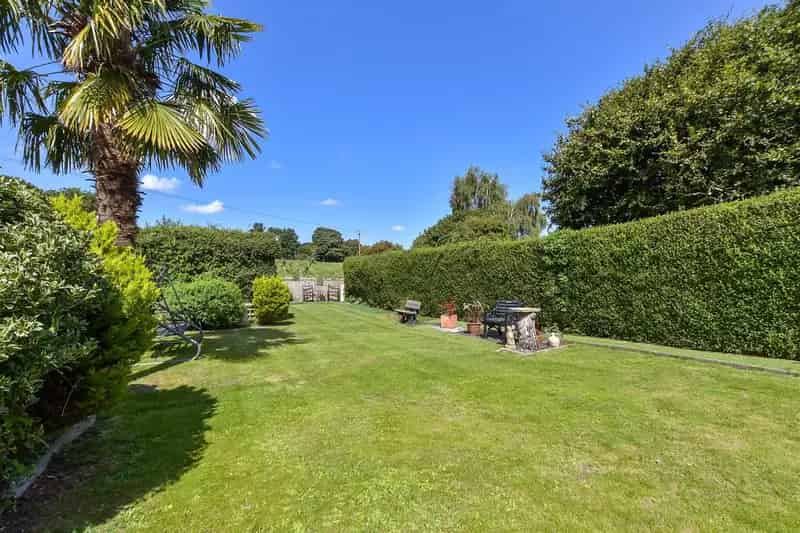 2 Bedroom Semi Detached House Shepherdswell Dover