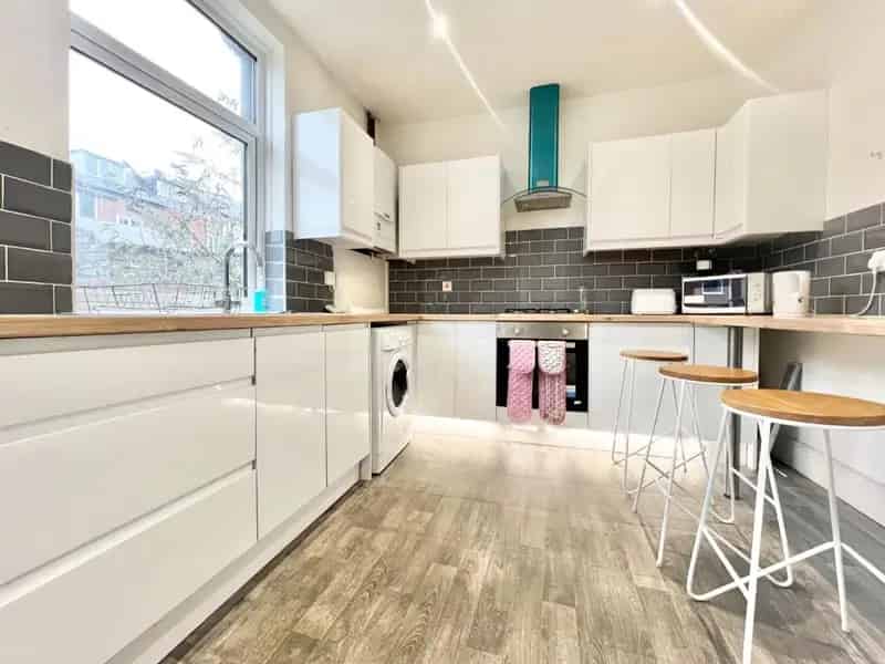3 Bedroom House To Let - HMO Potential