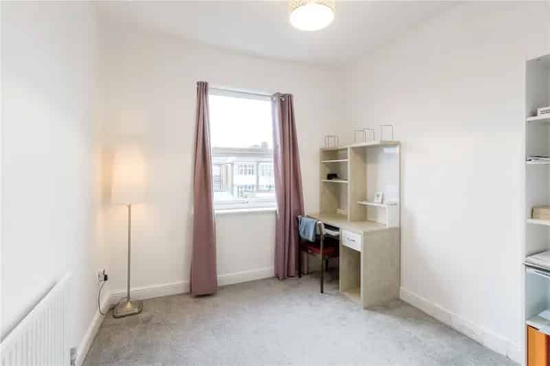 3 Bedroom House for Sale in Northampton - Double Garage Converted