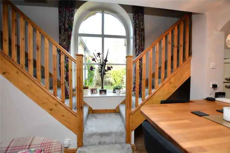 House For Sale in Leeds, England