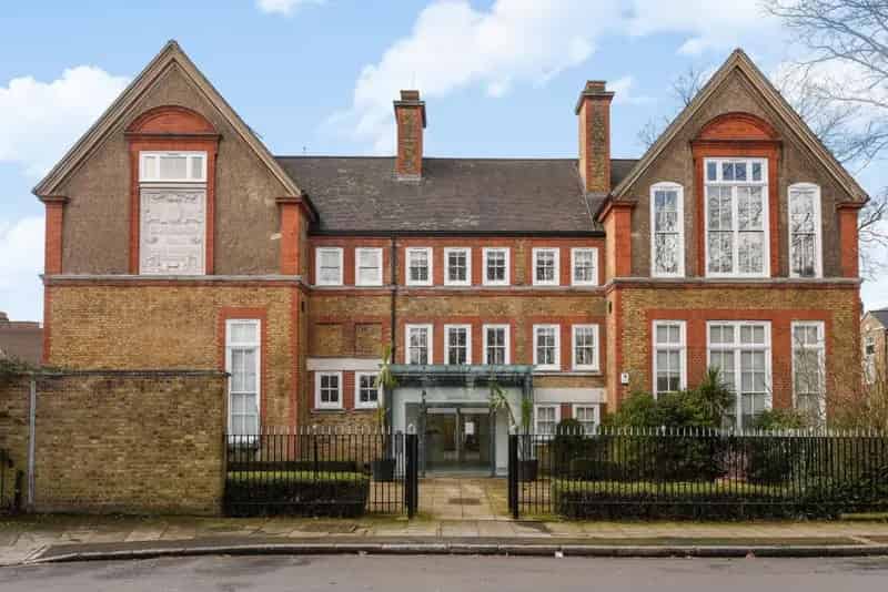 Greenwich 2 Bed Split Level Apartment To Let
