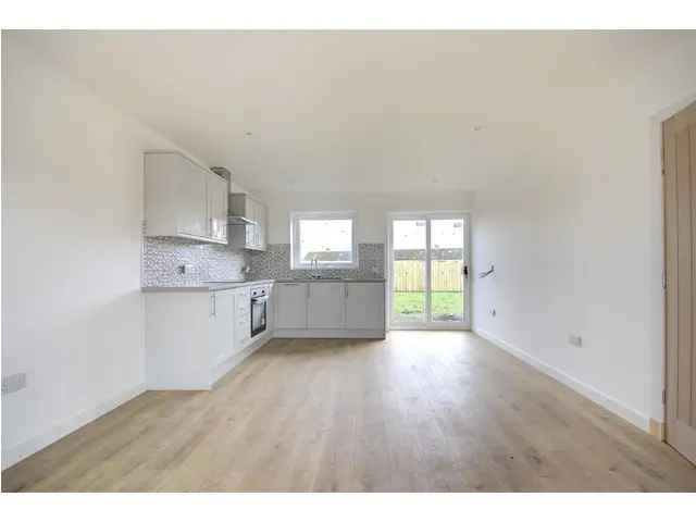 2 bedroom detached house for sale