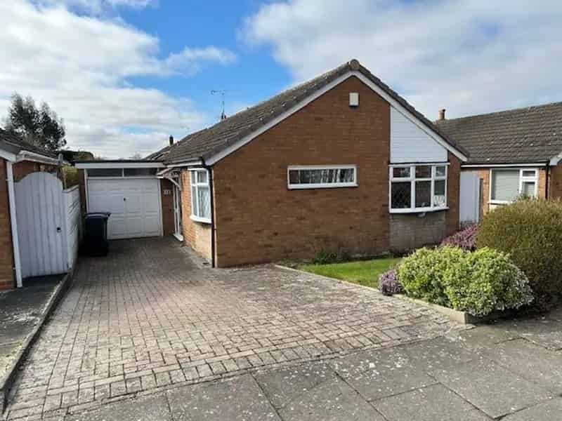 2 Bedroom Detached Bungalow for Sale