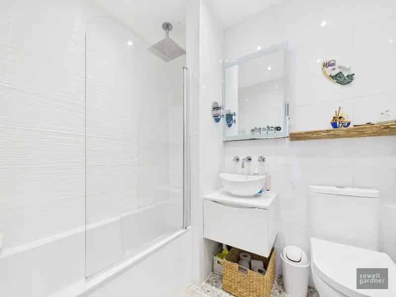 3 bed property for sale