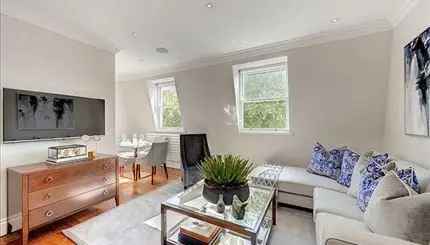 Luxury Kensington Gardens Square Apartment  High-End Finishes Private Patio