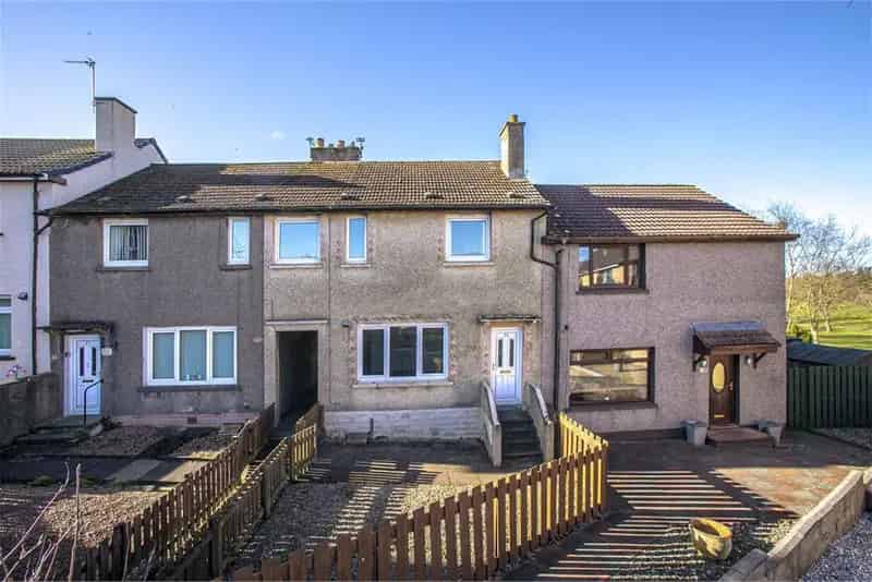 3 Bed Terraced House with Garden and Parking