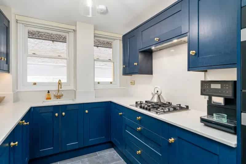 2 Bedroom Flat for Sale in Drayton Gardens SW10