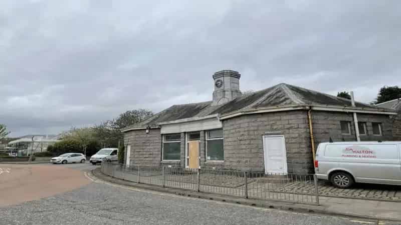 Detached Stone Building with Open Plan Sales Area