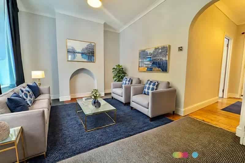 3 Bed Student House with Office Study and Modern Kitchen