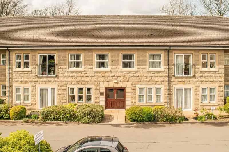 2 Bedroom Flat for Sale