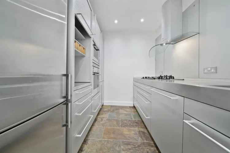 2 Bedroom Maisonette Near Brick Lane