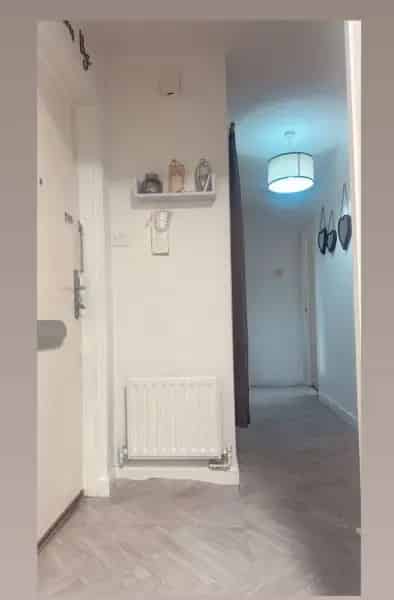 2 Bed Ground Floor Flat Near Train Station Town Centre