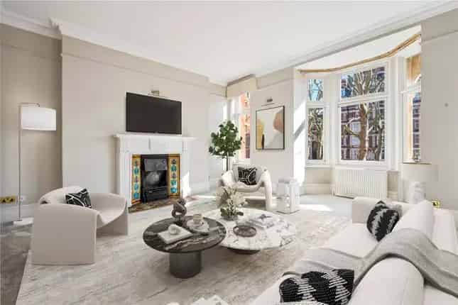 Flat for Sale in Iverna Court London W8