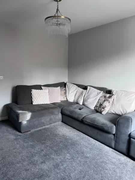 2 Bed House Near Shops and Park Lovely Family Home