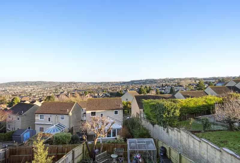 3 Bedroom Link Detached House For Sale