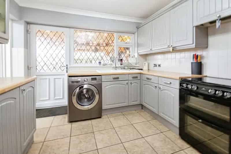 4 Bed House in Cottingham - Spacious Family Home
