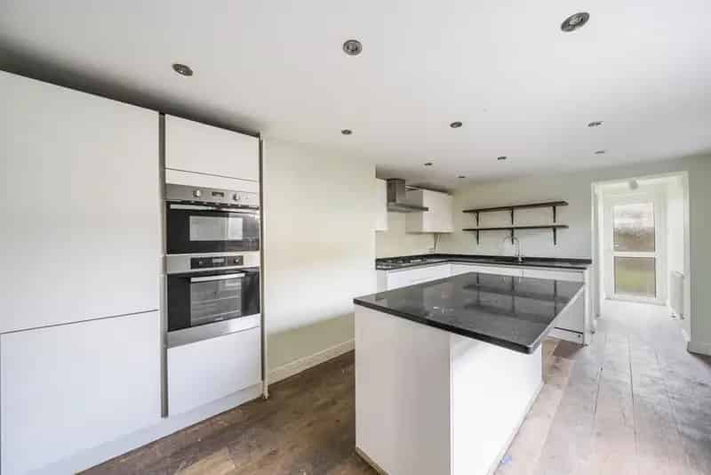 4 Double Bedroom Victorian House Near Clapham North Brixton
