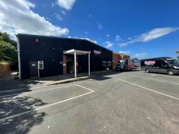 Warehouse with Office Space and Large Yard in Lowestoft