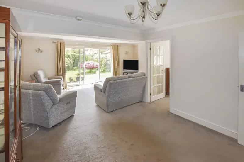 3 Bed Detached House Chesterton Freehold