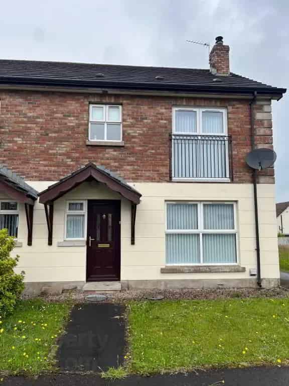 Modern Townhouse in Rogan Manor - 3 Beds, Parking, Garden