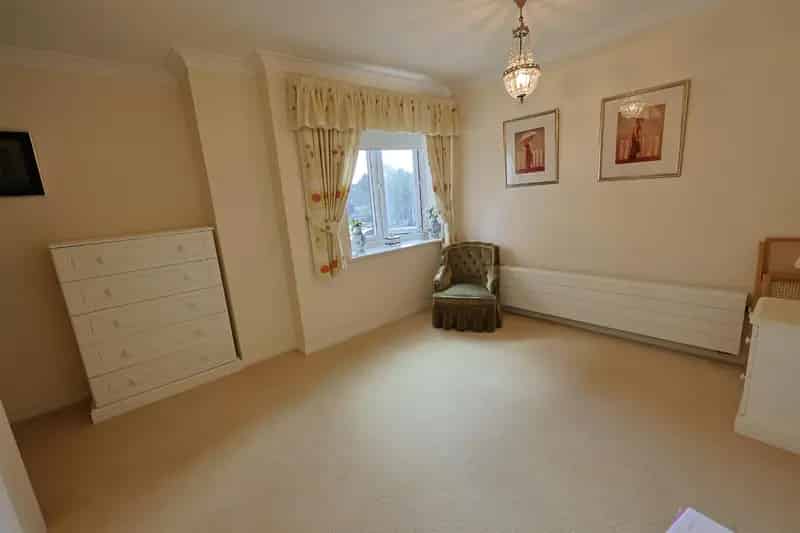 1 Bedroom Retirement Property House to Rent