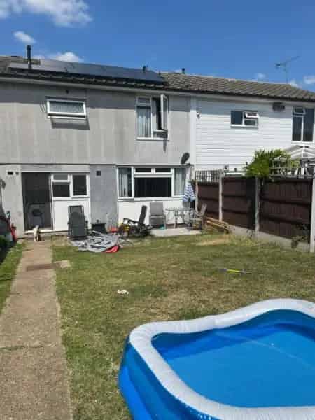 4 Bed 3 Bedroom Property