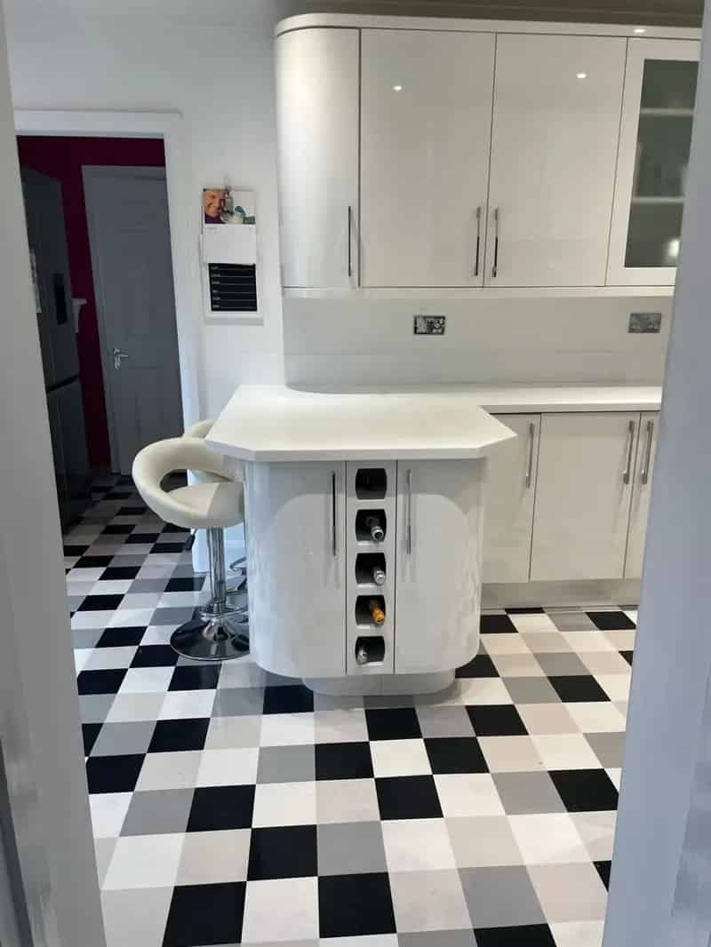 3 Bedroom Semi Detached House Near Schools