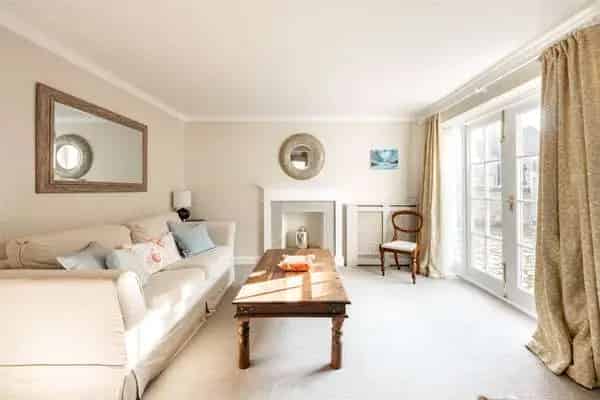 Spacious Town Centre House in Holt with Courtyard Garden