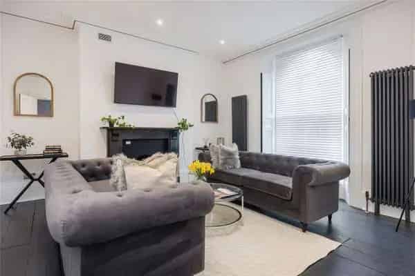 Stylish 5-Floor Period Home in Exeter - 3400 sq ft