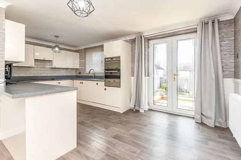 3 Bedroom End Terrace House to Rent Sheffield S5