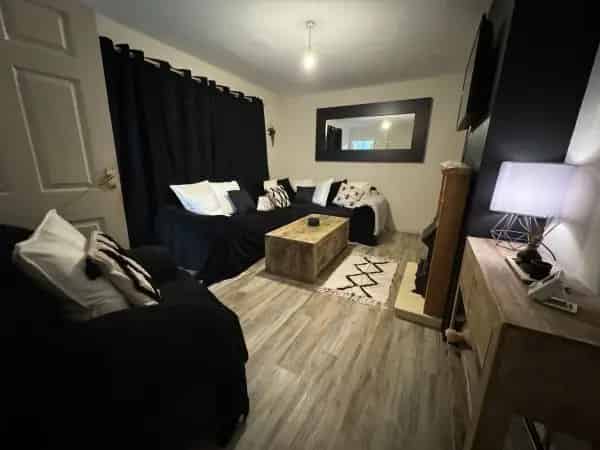 3 Bed Semi-Detached House Near Playing Fields