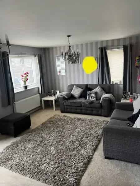 4 Bed House New Kitchen and Bathroom Near Transport and Schools