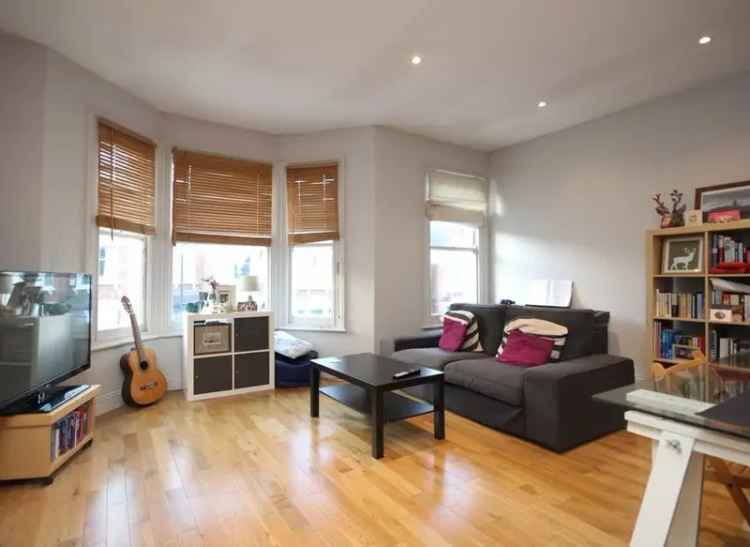 One Bedroom Flat First Floor Ample Storage Open Plan Kitchen