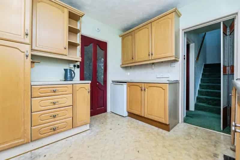 2 Bed House for Sale Great Potential Large Plot