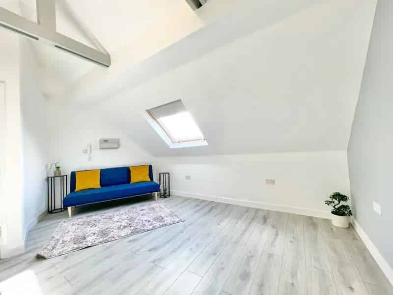 2 Bedroom Flat House to Rent Newly Built Fully Furnished Excellent Location