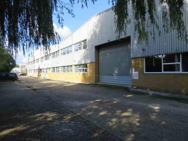 Warehouse to let in Farnborough Modern Offices Ample Parking