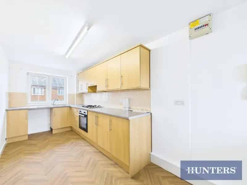 2 bedroom Flat
 For Sale 
Total Size: 604 SQ FT