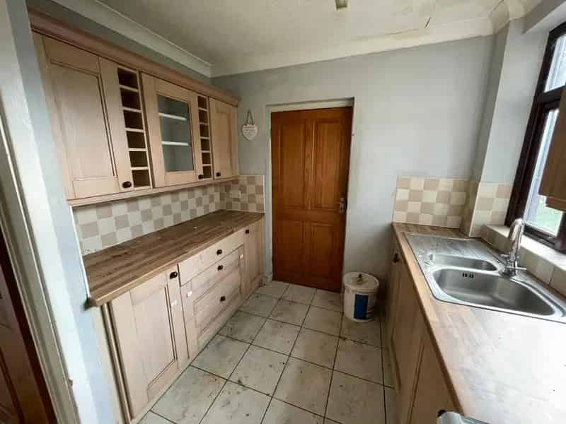2 bed house for sale