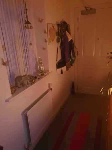 Flat For Rent in Wealden, England