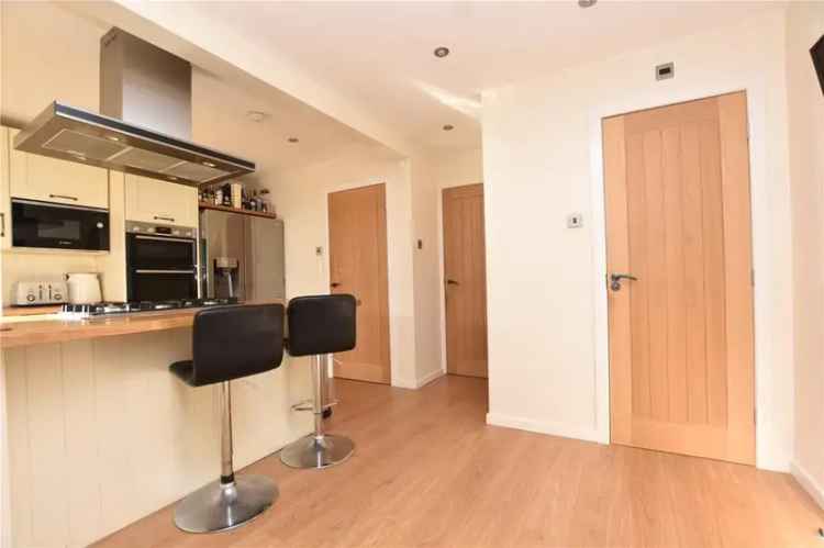 3 Bedroom Detached House for Sale in Morley LS27