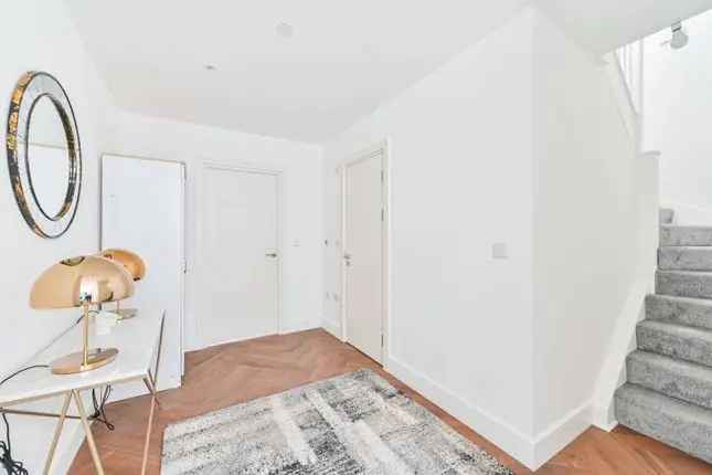 4 Bedroom House for Sale in Brixton Railton Road