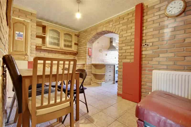 3 Bedroom Terraced House to Rent in PO1