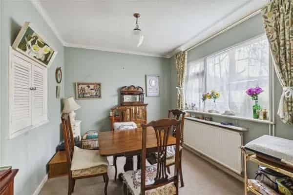Spacious Chalet House Marlow Good Access to Amenities