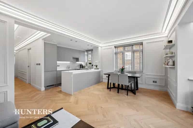2 Bedroom Flat for Sale 828 SQ FT