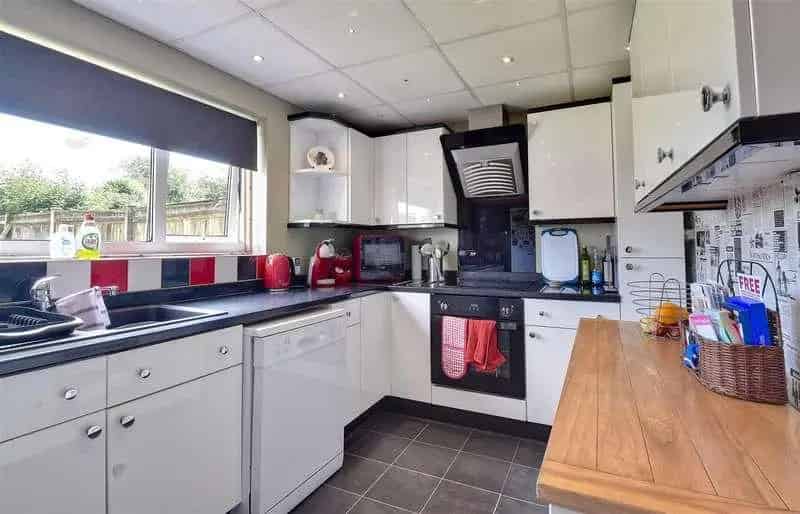 3 Bed Semi-Detached House for Sale