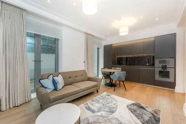 Flat to rent in Portland Place, Marylebone W1B