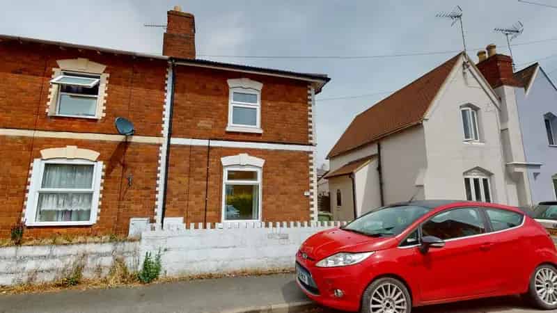 2 Bedroom Semi-Detached House to Rent