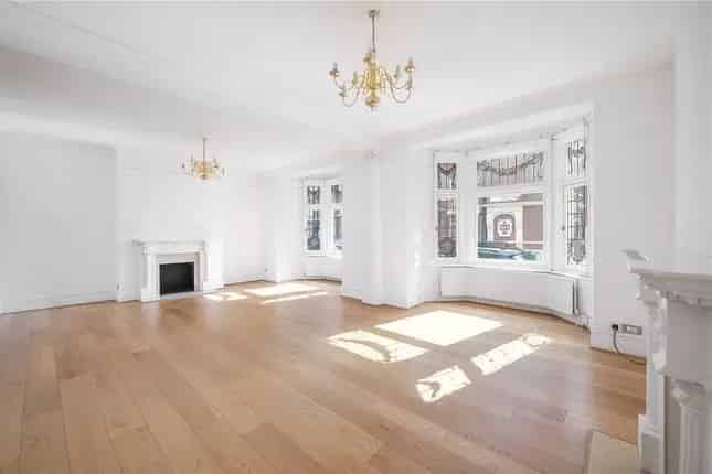 5 Bedroom Apartment for Sale in Iverna Court Kensington W8