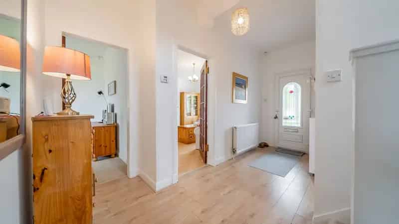 Spacious Detached Family Home with Large Garden and Garage